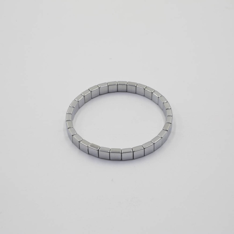 Хематит /Hematite /  чулуун бугуйвч 6*6 мм, квадрат, мөнгөлөг.
